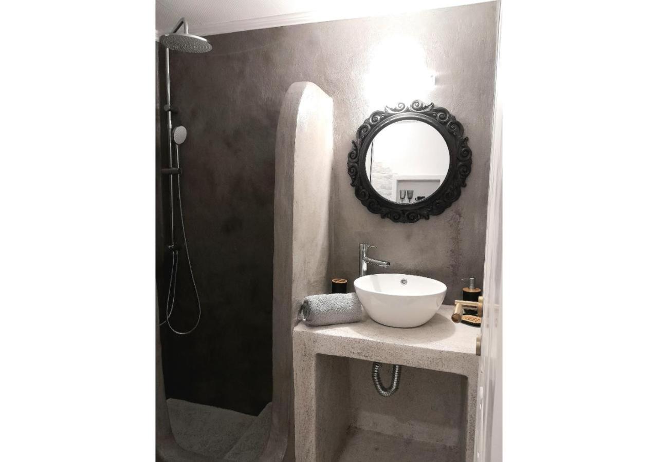 Overhill Apartments Adamas Bagian luar foto