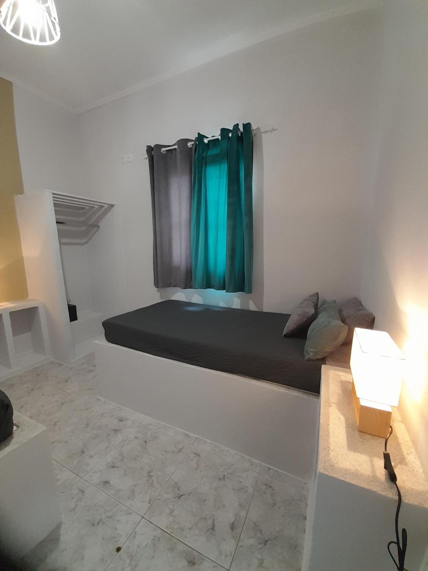 Overhill Apartments Adamas Bagian luar foto