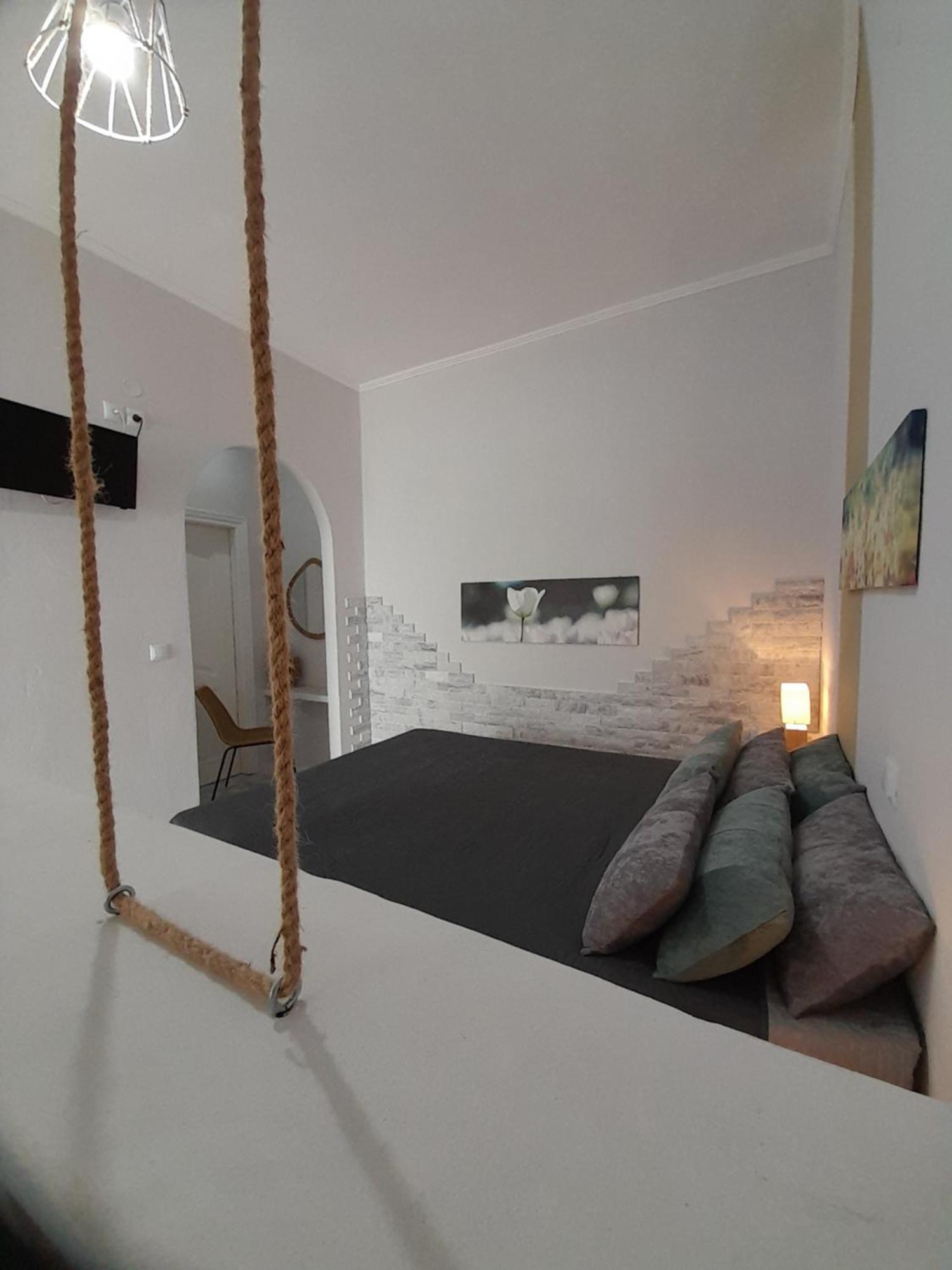 Overhill Apartments Adamas Bagian luar foto